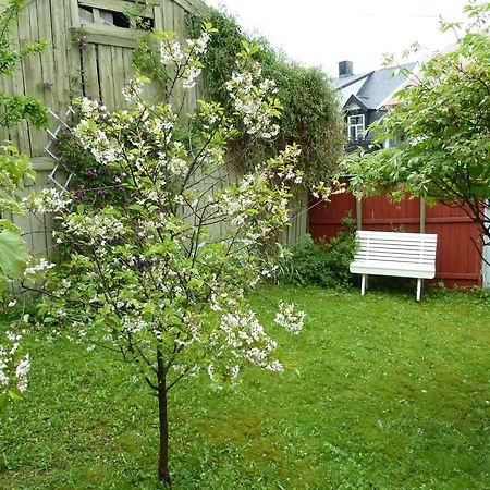 Red Old House Tromso Apartment Bagian luar foto